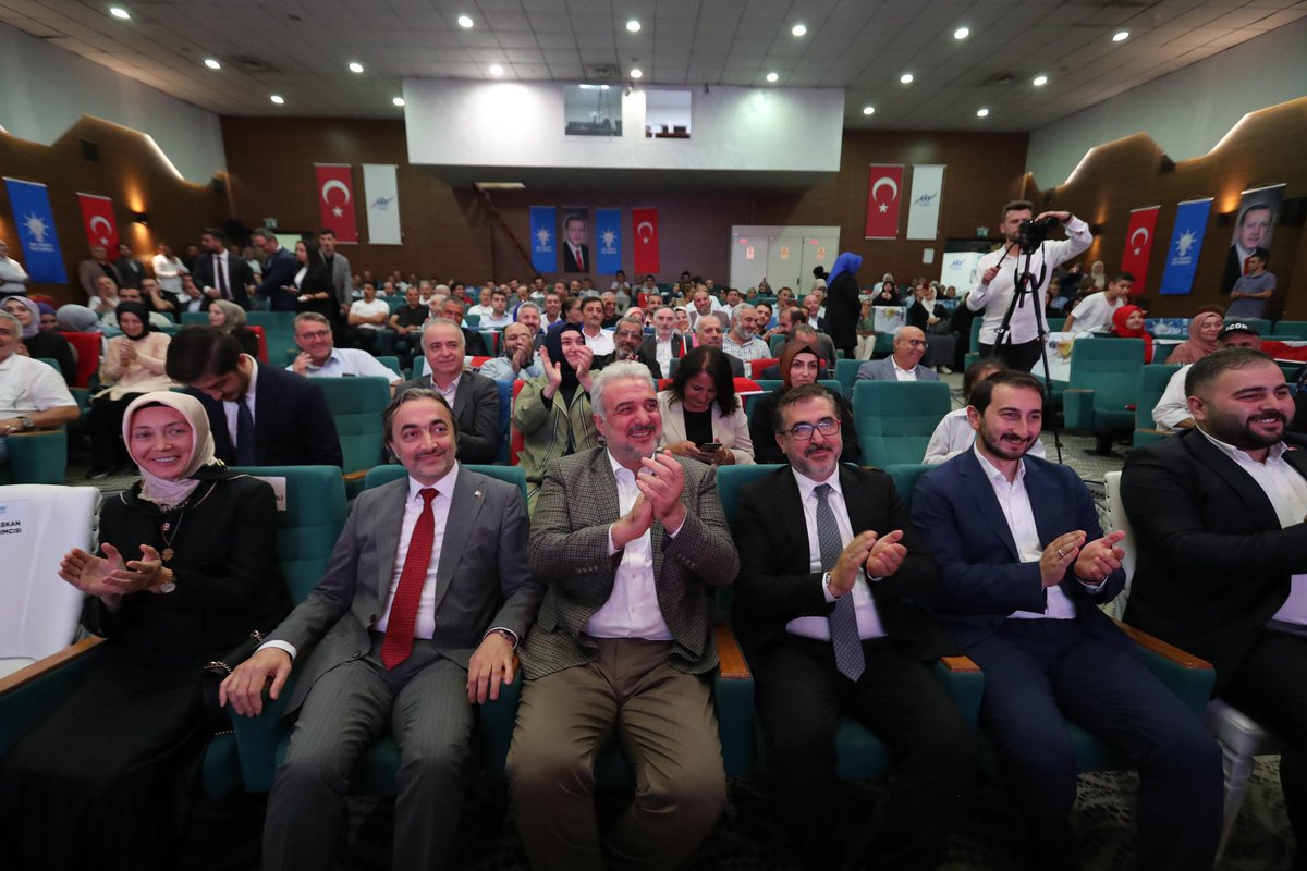 Sultangazi'deyiz! İl Bşk <a href="/osmannnurika/">Osman Nuri Kabaktepe</a>, MV'miz <a href="/avademyildirim/">Adem YILDIRIM</a>, İl GK Bşk <a href="/CCekerek/">Muhammed Cem Çekerek</a>, İl Bşk Yrd <a href="/rabiyakazak/">Rabiya Kazak Aci</a> İl YK <a href="/avyavuzaksoy/">Yavuz Aksoy</a> , İlçe Bşk <a href="/syigitoglu18/">Süleyman Yiğitoğlu</a> ve teşkilatımızla belediyemizin hizmetlerini <a href="/avadursun/">Abdurrahman Dursun</a> Bşk'nımızdan dinledik. "Hedef Yeniden İstanbul"
<a href="/akpartiistanbul/">AK Parti İstanbul</a>