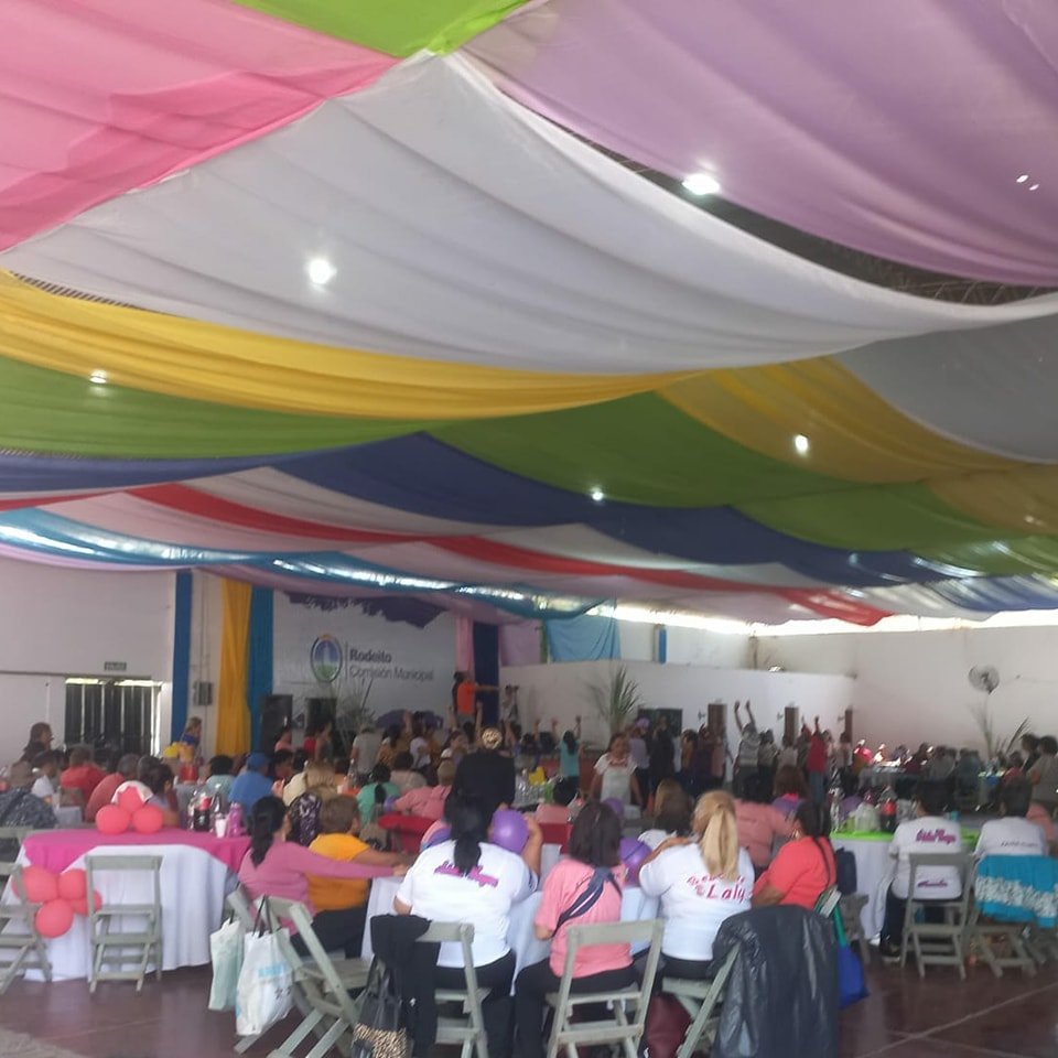 giacopposilvia's tweet photo. Hoy participé en el Encuentro Cultural de Abuelos en la localidad de Rodeito. Fue una jornada llena de alegría Agradezco a los que hicieron posible este maravilloso evento Sigamos promoviendo la inclusión y el respeto a nuestros mayores.
#Abuelos #Rodeito #jujuyparalosjujeños https://t.co/feICFYn9gj