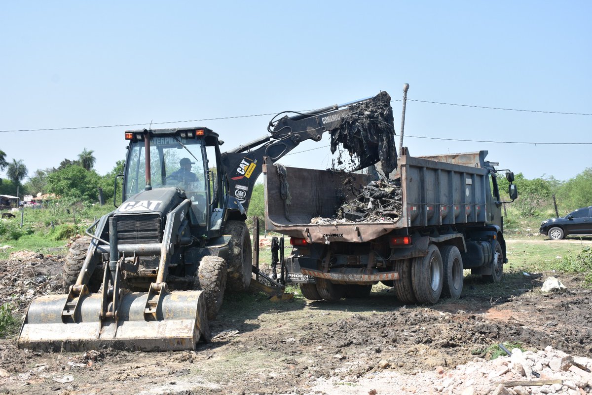 COMINGE_Py's tweet image. Ayer, 21 de set., el COMINGE inició la limpieza del Arroyo Moroti en cooperación con el MDN, la SEN y la Munic. de Asunción. Visitaron la zona de obras los titulares de cada cartera con el Cmdte del COMINGE, GRAL BRIG ERICO OVIEDO y el JEM Cnel DCEM Esteban Rodríguez.