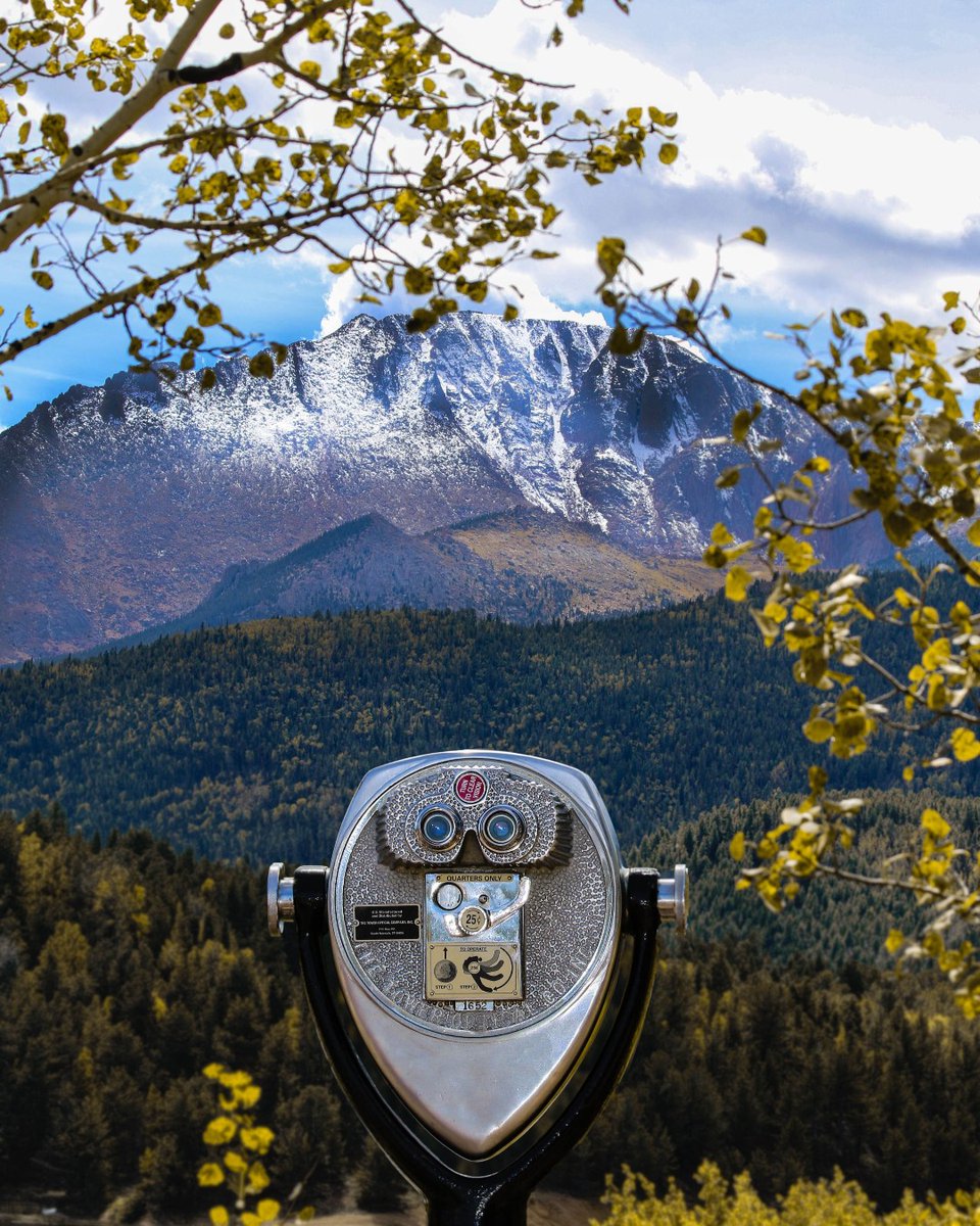 drivepikespeak's tweet image. It's time to start planning your leaf peeping parade up Pikes Peak (say that 3x fast)!  🍂

Reserve your front-row seat to nature's masterpiece here, bit.ly/44nRmAs

#leafpeeping #Colorado #ColoradoSprings