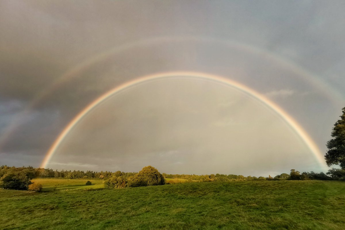 Amazing #rainbow 🌈 in Shropshire this evening #insanebow #atmosphericoptics #stormhour #loveukweather