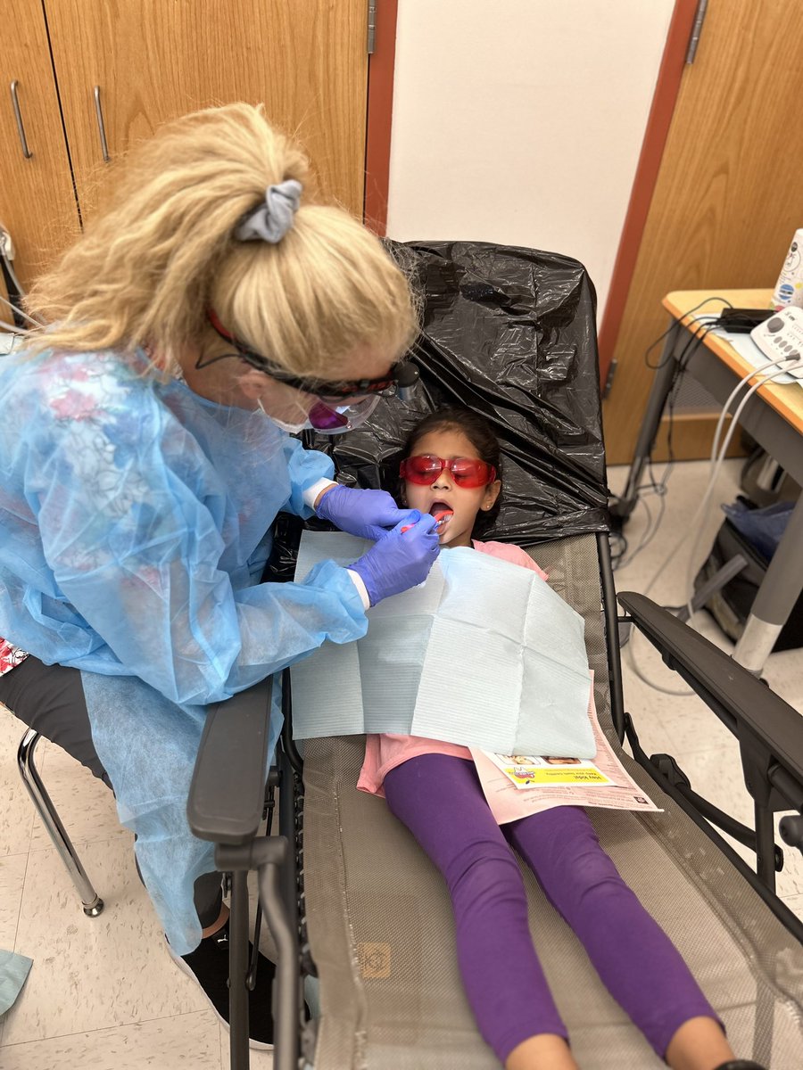 We are all smiles at @30Q398 where we had a special visit from <a href="/SmilesNY/">SmilesNY</a> Our students were excited to see the dentist! <a href="/nycdistrict30/">District 30</a>