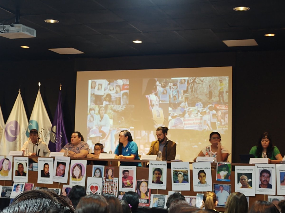BUSCAMEMX's tweet photo. Mesa visibilización, búsqueda e investigación integral; con la participación de nuestra compañera @LizethCar25 en el Observatorio Internacional de Derechos Humanos de la @AcademiaIDH @ONUDHmexico
#DDHH #Desaparecidos #Buscame https://t.co/75jl8O5all