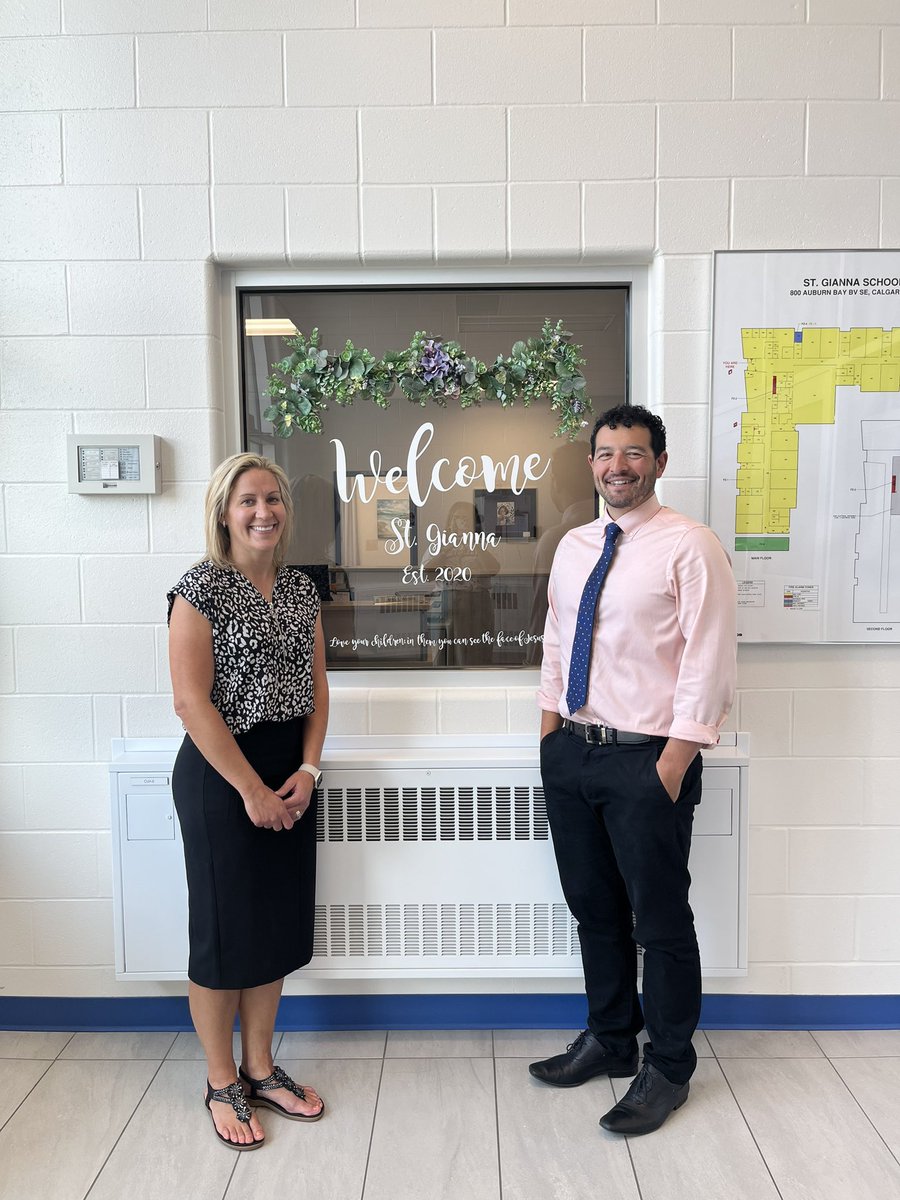 StgiannaC's tweet photo. 💜Introducing our Admin and Office Gems:💜
Principal- Mrs. Fradette
Vice Principal- Mr. Carlucci
Administrative Secretary- Mrs. Inshaw
Office Assistant- Mrs. Matotek
#CSSD_edu
#stgiannafamily https://t.co/opyXt0RH57