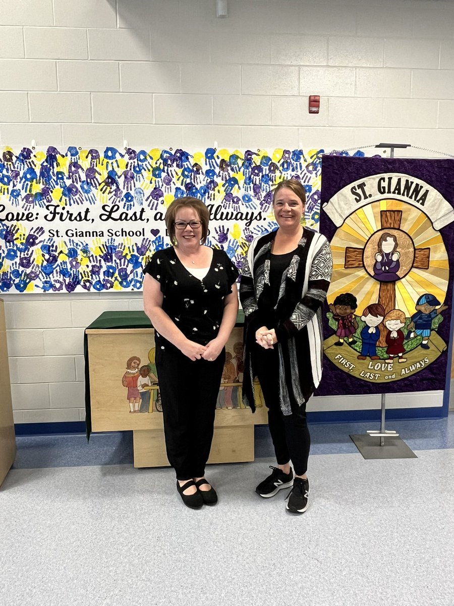 StgiannaC's tweet photo. 💜Introducing our Admin and Office Gems:💜
Principal- Mrs. Fradette
Vice Principal- Mr. Carlucci
Administrative Secretary- Mrs. Inshaw
Office Assistant- Mrs. Matotek
#CSSD_edu
#stgiannafamily https://t.co/opyXt0RH57