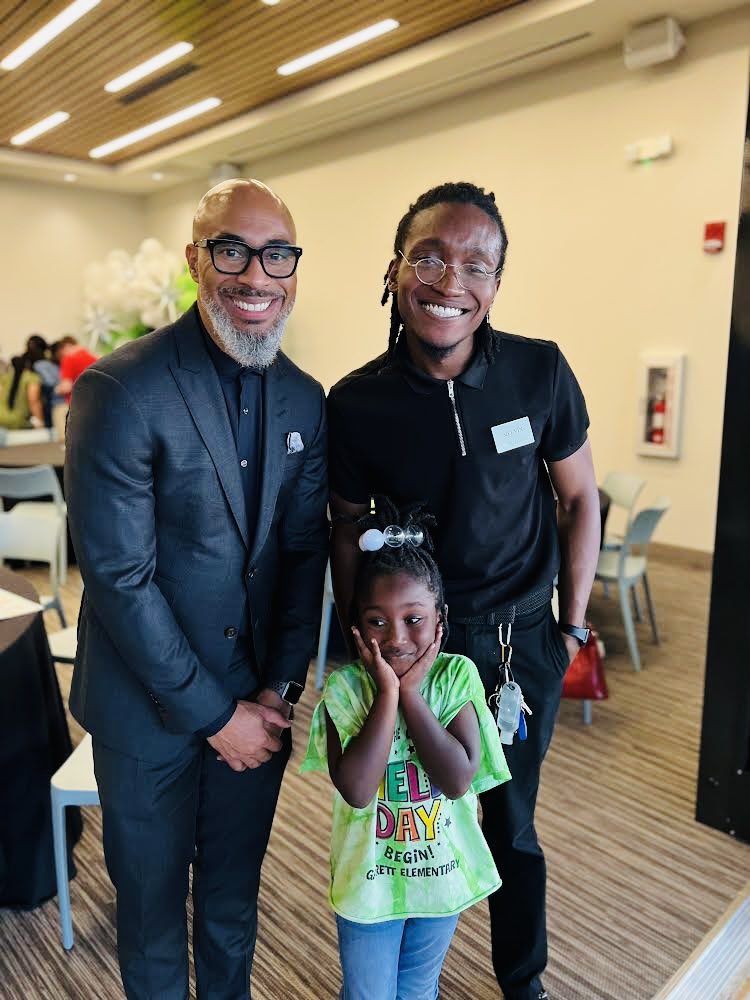 SuptMJBrown's tweet photo. So thrilled to meet one of our young scholars from @WSGarrettMPS and her father while attending an @RegionsBank event last night. Our @MPSAL kids always make me know the work is worth every effort we put in! #theresmorewithMPS https://t.co/6A9xZOSK22