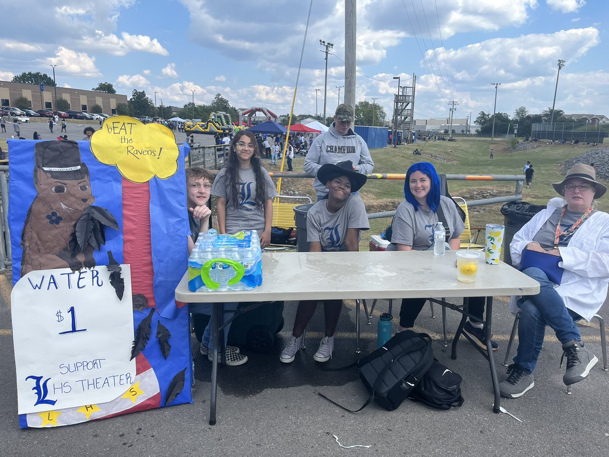 Perfect weather for LHS Homecoming Festival. <a href="/LHSintheNews/">LaVergne High School</a> #icecoldwater