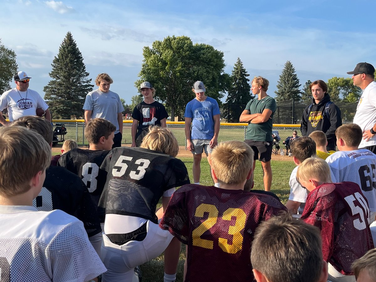 JordanFootball9's tweet photo. A huge shout out to the Varsity Captains for coming to speak to our 5th &amp; 6th grade teams last week at practice.  We love the support our youth players and coaches get from our high school program! https://t.co/YcbzQejWR2