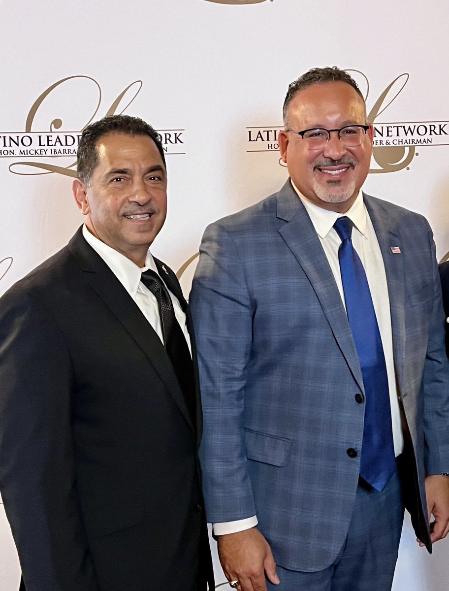 ASPIRAINCOFPA's tweet photo. ASPIRA, Inc. of PA President &amp; CEO Alfredo B. Calderon was pleased to spend time with US Secretary of Education Miguel Cardona at the Latino Leaders Luncheon in New York City. https://t.co/SDdQr0Hcz7