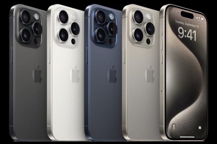 TheRealZamPhD's tweet photo. PSA: EVERY iPhone 15 arriving today will brick if you transfer your data before installing an OS update. This is going to be a NIGHTMARE. https://t.co/eeAwmV3dp1