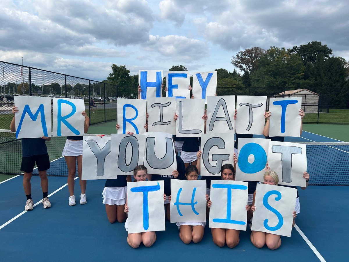 mtgirlstennis's tweet photo. The Streaks show support for Principal Rilatt ahead of the match against Cedar Crest today! https://t.co/4F0Et5GMr3