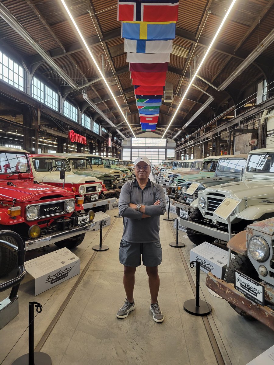 Michael_2Clutch's tweet photo. Land Cruiser or Bust 👑🔥

#SLC #LCHM https://t.co/FbF9ru9fYo