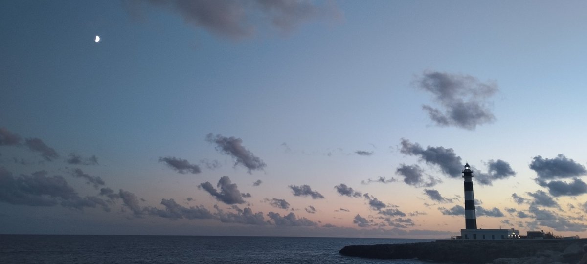 Carlos7ccm's tweet photo. Cap D'Artrutx (Menorca) https://t.co/O7tJPTlFcF