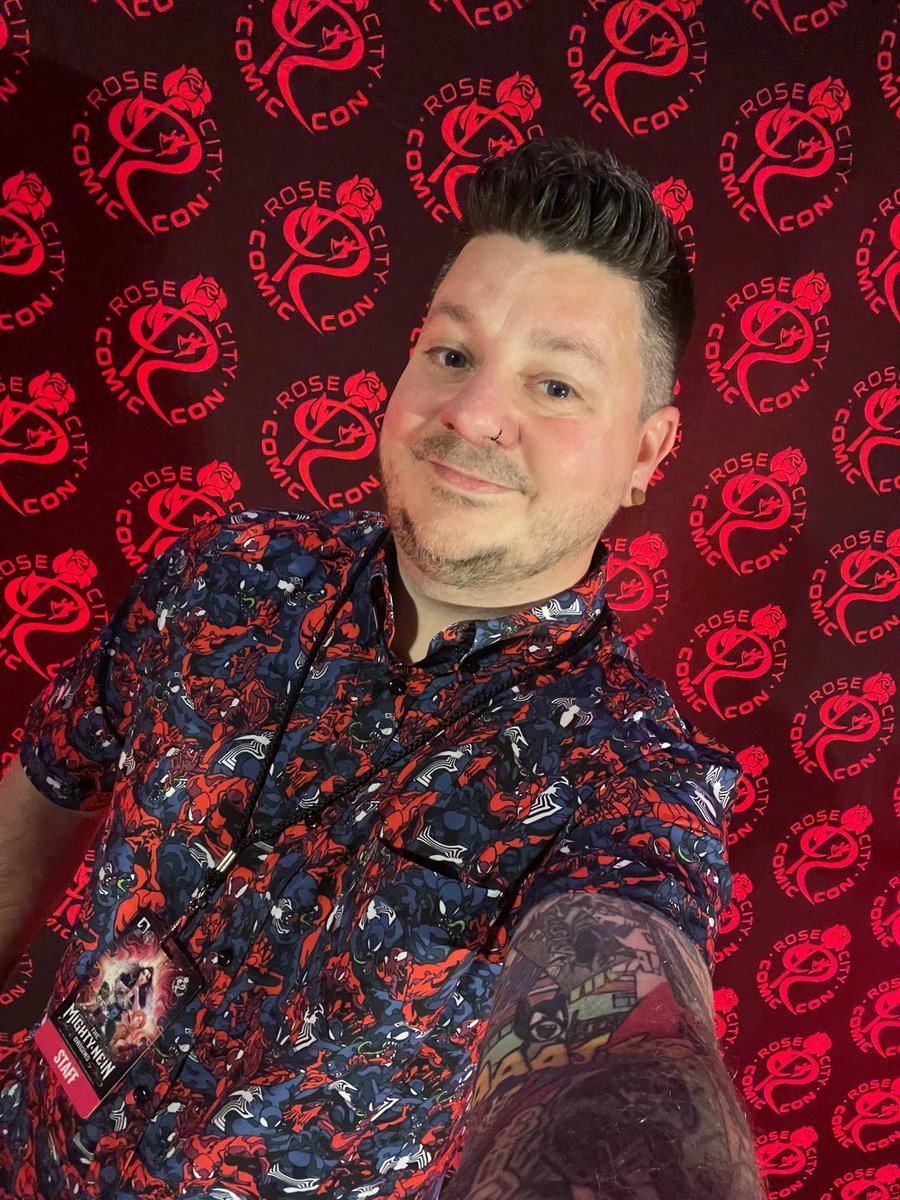 I’m here and ready to rock <a href="/RoseCityCC/">Rose City Comic Con</a> can not wait to meet you all #portland crew! Main staging it with my brother from another mother @thataussiedave and representing the <a href="/TheShowBefore/">Show Before The Show</a> <a href="/rsvlts/">RSVLTS</a> ! #levelupleroy #animedj #jujutsukaisen #levelupleroy #comiccondj #rosecitycomiccon