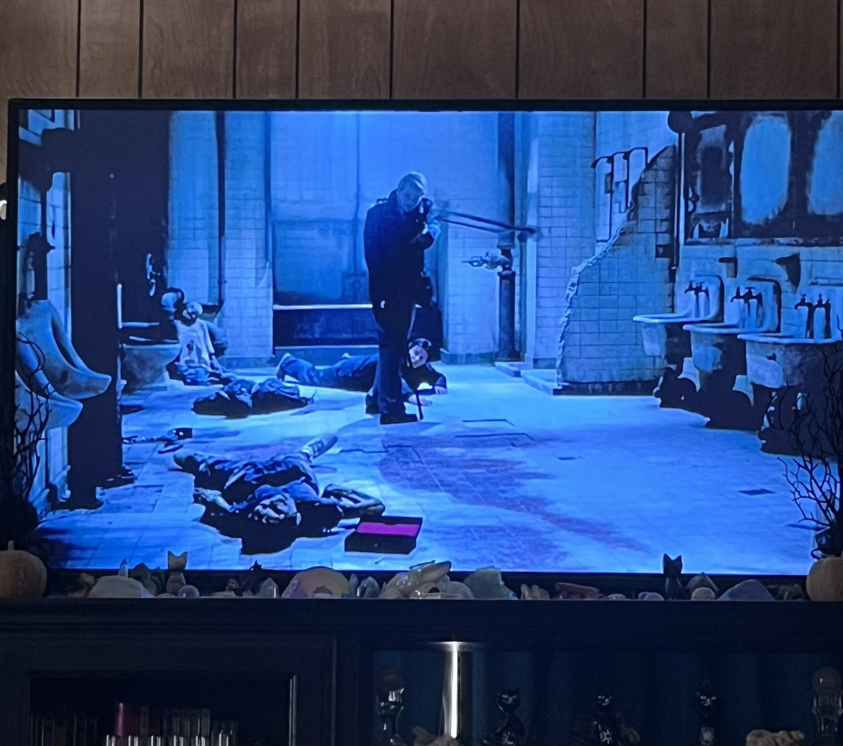 flowercolored's tweet image. Most iconic scene ever, brilliant if I do say so myself. Ifykyk. #SAW @Saw #ihatehoffman #sorrynotsorry #teamgordon #teamjill