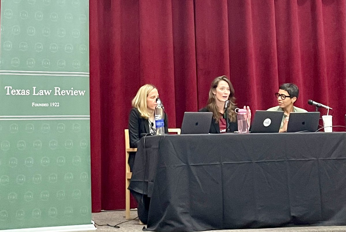 🎙️A live taping of @StrictScrutiny_ at Texas Law? You know it! Thanks to @LeahLitman @kateashaw1 @ProfMMurray and @AshleyMizuo for coming to Austin, @TexasLRev for hosting, and Prof. @LisaEskow for acting as in-house photographer! #HookEm🤘