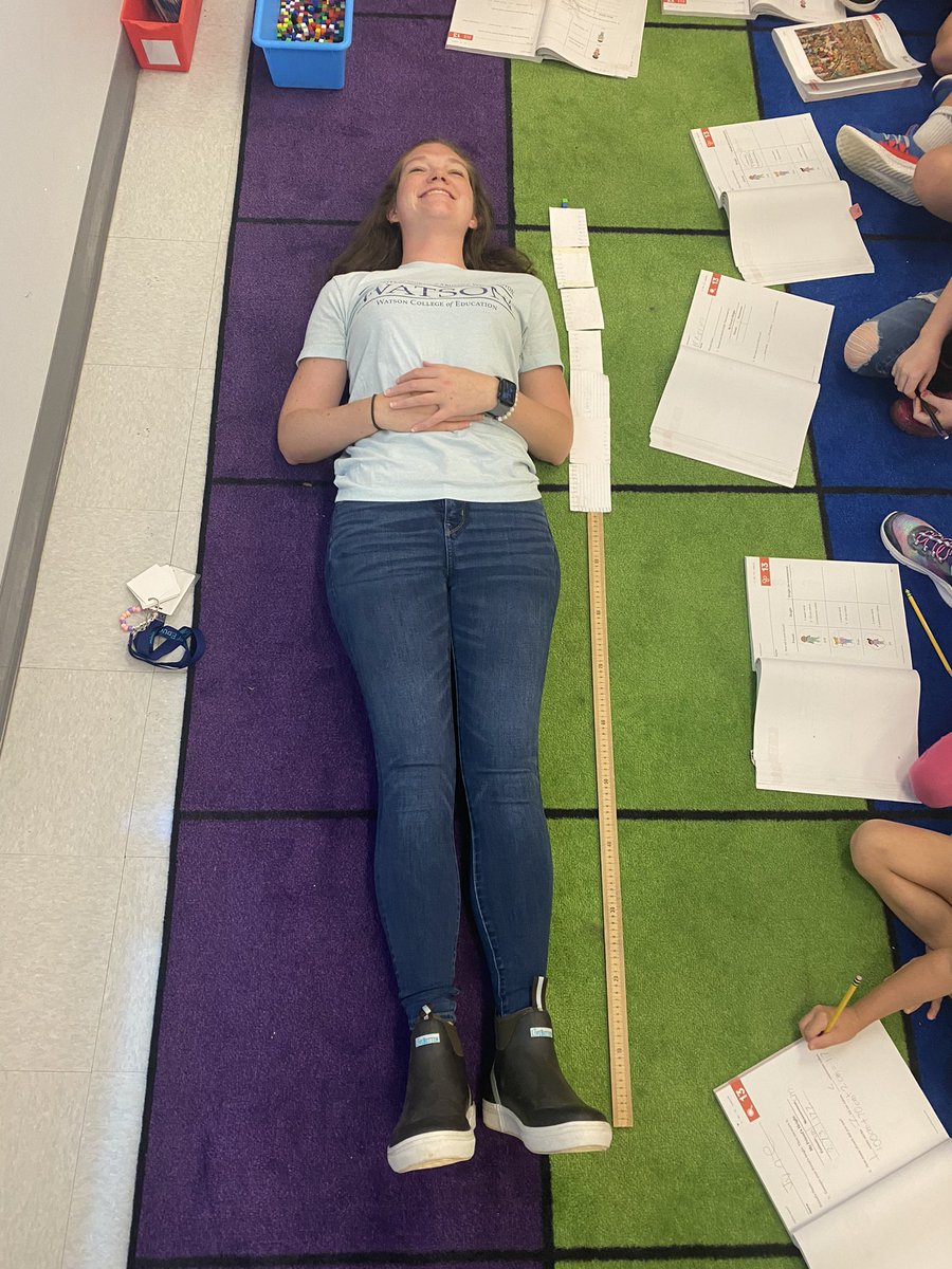 CatherineFox5's tweet photo. Estimating and then measuring our friends! #bestinternever @UNCWWatsonEd @NewHanoverCoSch @jsullii @PortersNeck @paul_slovik https://t.co/BKGxR51Fk4