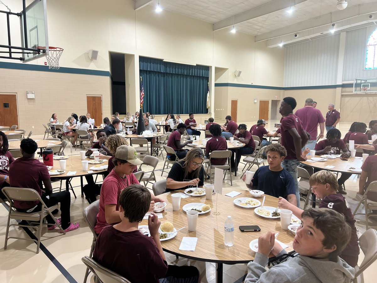 EuporaFootball's tweet photo. Thank you to First Baptist Church in Eupora and everyone else involved with our pregame meal before our game tonight! https://t.co/Vkc9IcOWBq