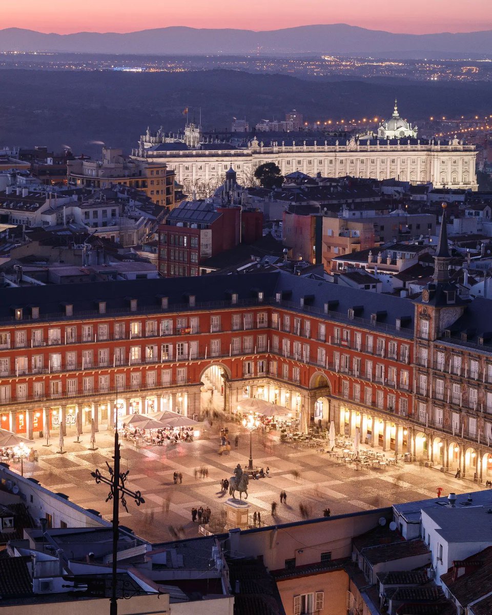 gatopormadrid's tweet photo. Una de las perspectivas más impresionantes de Madrid.

📷 @elmundoenmicamara https://t.co/cS1jpaYwVZ