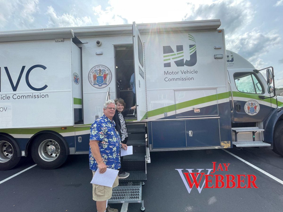 JayWebberNJ's tweet photo. We beat the heat & missed the rain today at our East Hanover 🚗 Mobile MVC!
Follow us for more services & share to keep your community notified. 🚛
#MobileMVC #ConstituentServices https://t.co/ag3emR5Rif