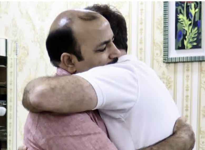 In a Parliament full of hatred, be a Rahul Gandhi ❤️‍🩹.
जो कुछ भी आपने संसद में सुना, उसका सामना हमारे मुस्लिम भाइयों को सड़कों, स्कूलों, कॉलेजों, कार्यस्थलों पर हर दिन करना पड़ता है।
देश बदल रहा है,  पीछे जा रहा है|

#ModiHaiToMumkinHai 
#KunwarDanishAli