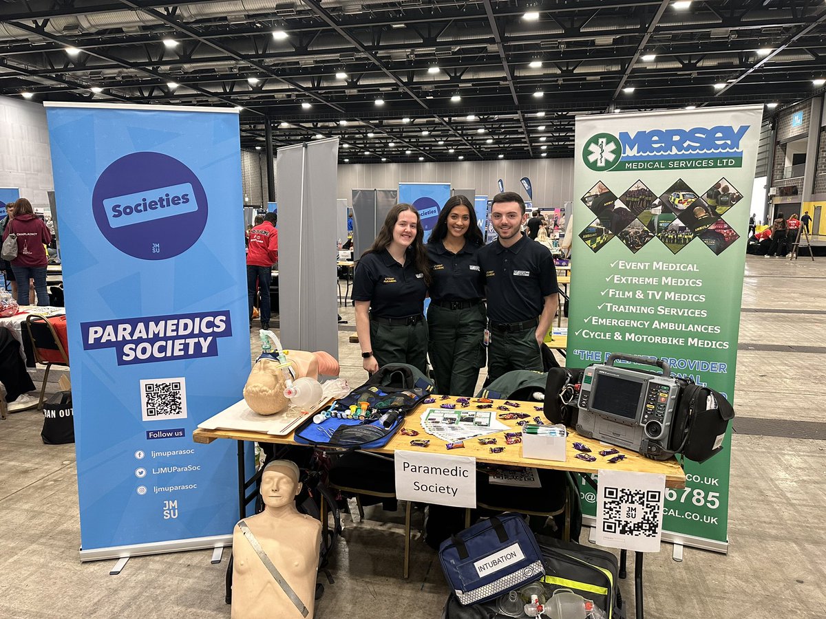 Great to be at the @LJMU #FreshersFair meeting the Paramedics of the future @LJMUParamedic and supporting the @LJMUParaSoc with @mersmedical as their sponsor. #Paramedic #ParaSoc #ParamedicSociety