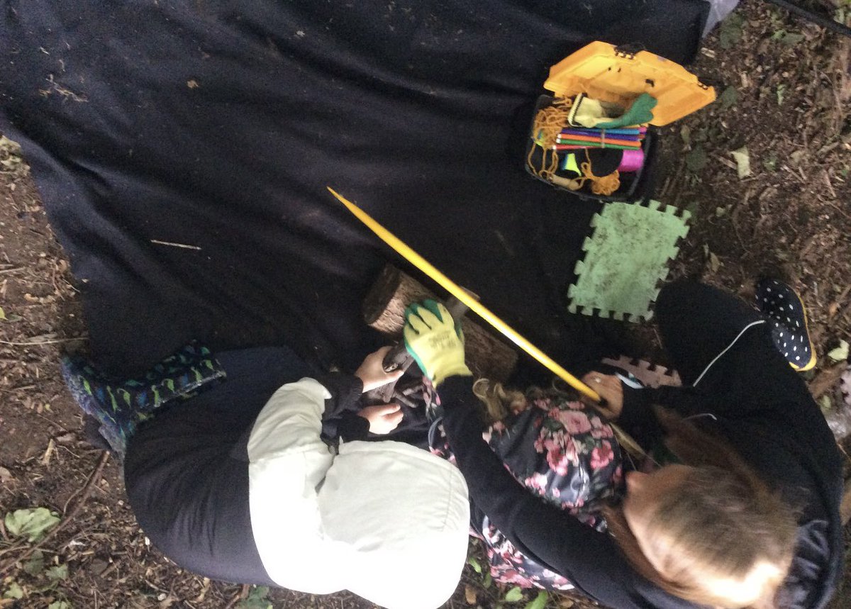 MissHaslamMVP's tweet photo. Despite the wet weather, Y2 had a fabulous afternoon at forest schools with Ms Clarkson making wooden pendants! 🪵🌳 https://t.co/toU9DOEMCY