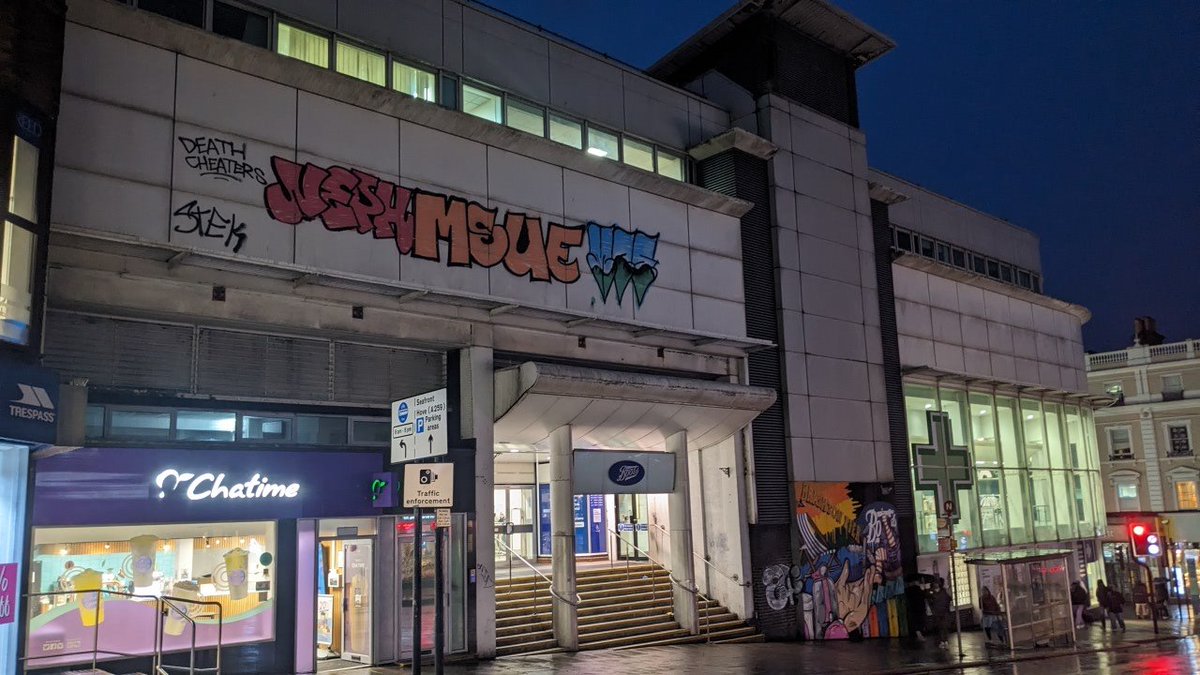 itwasrasmussen's tweet photo. @BootsUK will you clean this awful graffiti off your building please? https://t.co/hWwlrksbvw