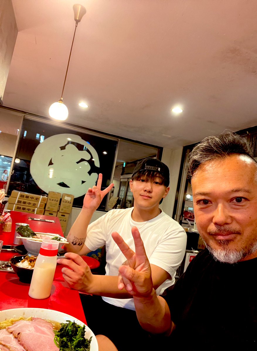 DJDUTCH3's tweet photo. @iekei_kansai ナルと我道家🍜
女性スタッフの美声、美顔に癒された！
ご馳走様ッ！
#ラーメン#家系ラーメン https://t.co/OIdbtMmYPQ