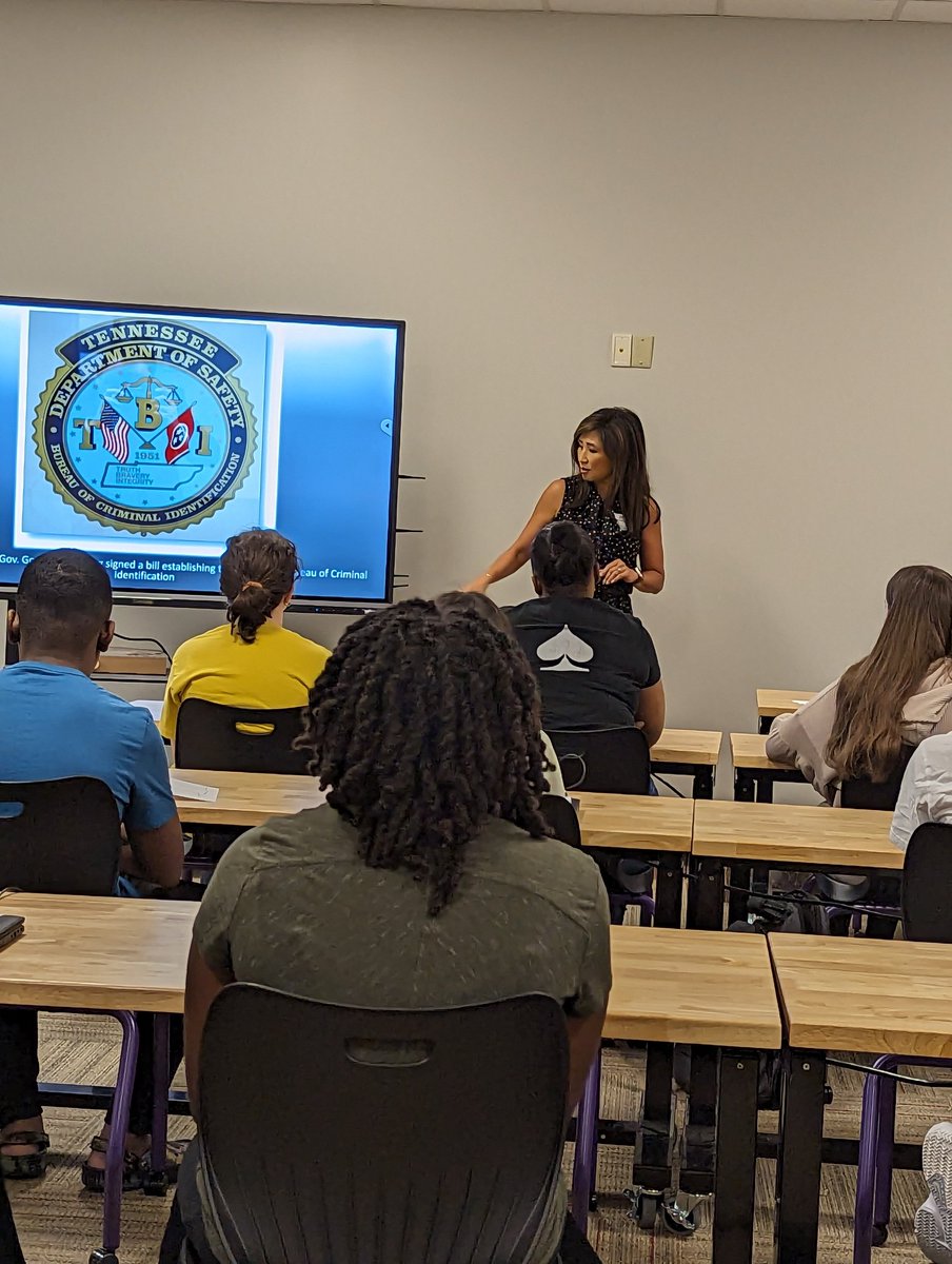 chrys_style01's tweet photo. Middle School students at JASA are teaming up with TBI for our STEAM PBL (Problem Base Learning). We are so excited. Go Rockets! @JASArockets https://t.co/mtfep1TA14