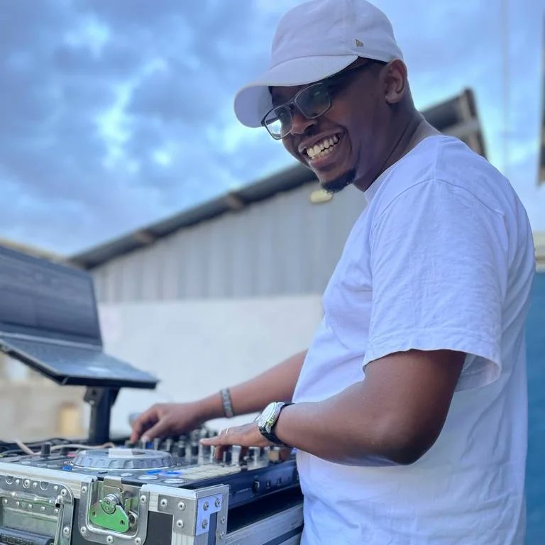 Make your bookings today.
Guaranteed Good Services

 sequencedj254@gmail.com 0702599722
#SequenceDj #Sound #DjServices #McServices #DjLife #CorporateDj #WeddingDj