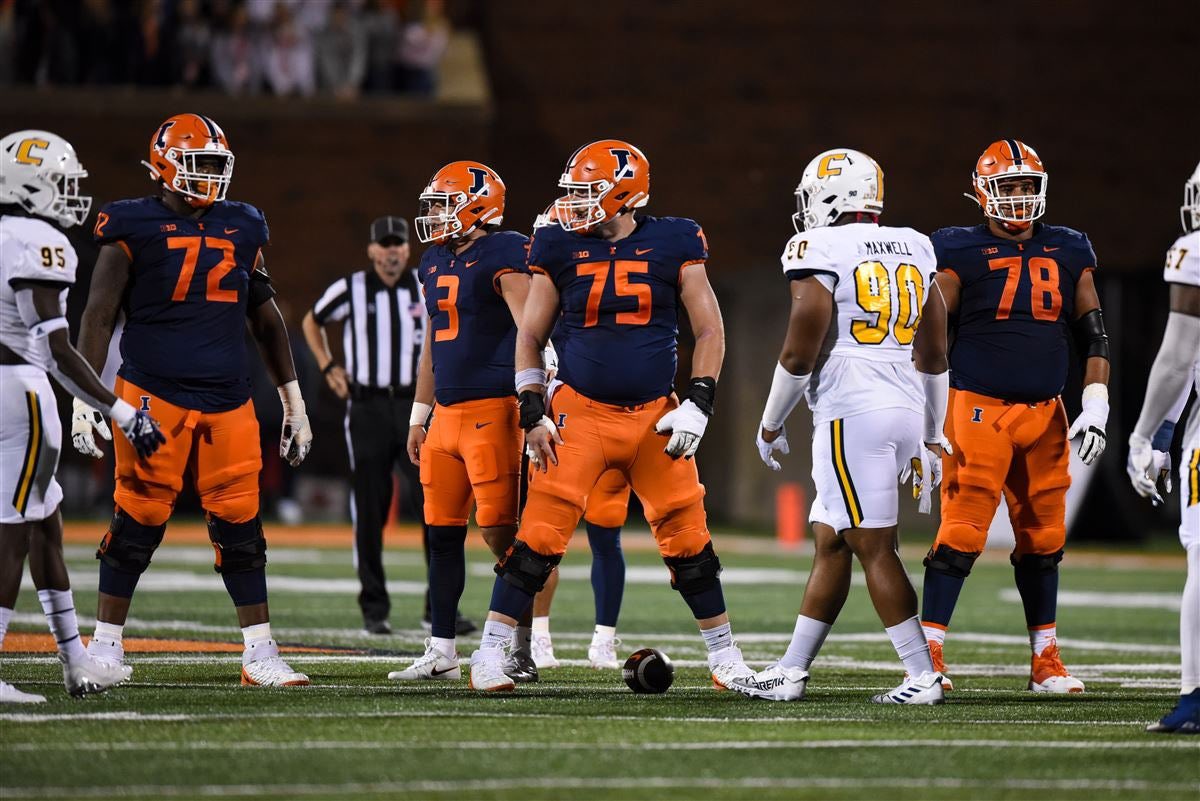JackLange55's tweet photo. After a short talk with @Coach_BMiller i’m excited to announce that i’ve received an offer from the university of illinois!!! #HTTO @BretBielema @LeeperDrake @wardth09 @sumner_jake @tylerwass @EurekaFootball @AllenTrieu @JPRockMO https://t.co/LoHz9GdJw8