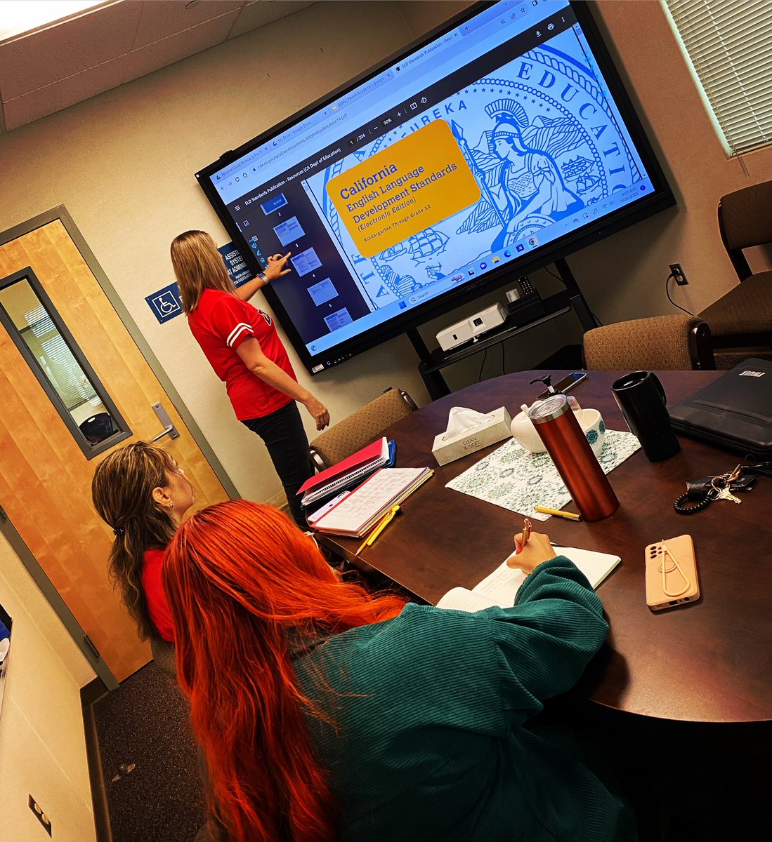 CHESChargers's tweet image. Our EL team learning together to meet the needs of our EL students!  Thank you to Mrs. Castro for leading this professional learning opportunity.  

#ELPAC #ELAC #ELPACacademy #cheschargers #ycjusd