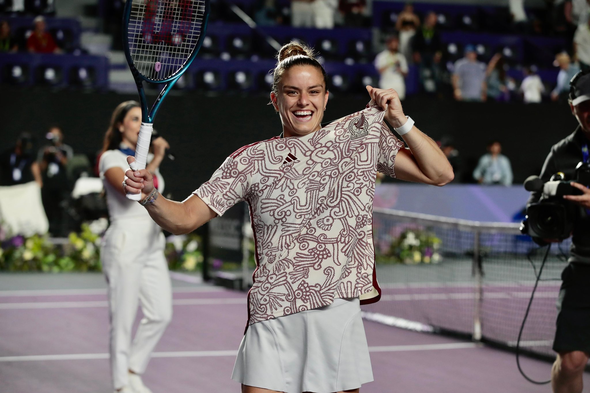 MARIA SAKKARI - Página 25 F6pD6TDaAAAyG32?format=jpg&name=large