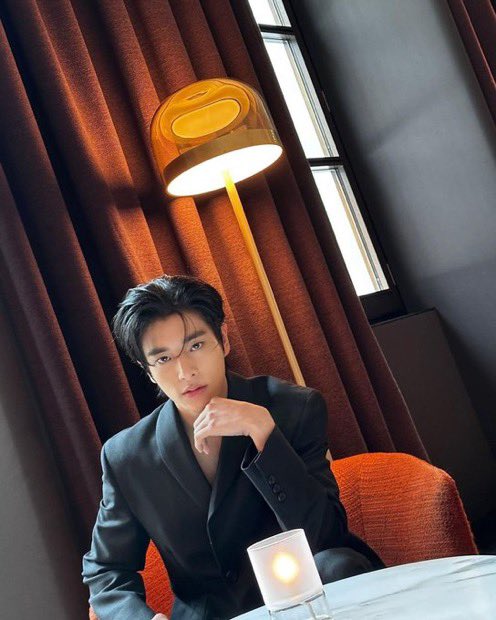 EN_FranceFan's tweet photo. • INSTAGRAM | 22.09.2023•

#JAKE #제이크 a posté des photos sur instagram

‘☺️@.prada #Prada #PradaSS24 #PRADAXENHYPEN‘ 

(1/2)

🔗 https://t.co/9eYfYM43yB

EN-FATE ON PRADA’S LINE
#EU_rENway #EN_HYPE_EU #EU_ENHANation #PRADABOYSAREBACK #FATEINEUROPE

————————————————

[ a collaboration with : @enhypenuk_ @enhypenukfanhub @uaenhypen @Enhypen_Germany @ENHYPEN_ITALIA_ @ENHYPEN_SPAIN @ENHYPEN_Poland @ENHYPENBELGIE @Sunghoon_France @en_ptconnect ]

@ENHYPEN_members @ENHYPEN
#ENHYPEN #엔하이픈