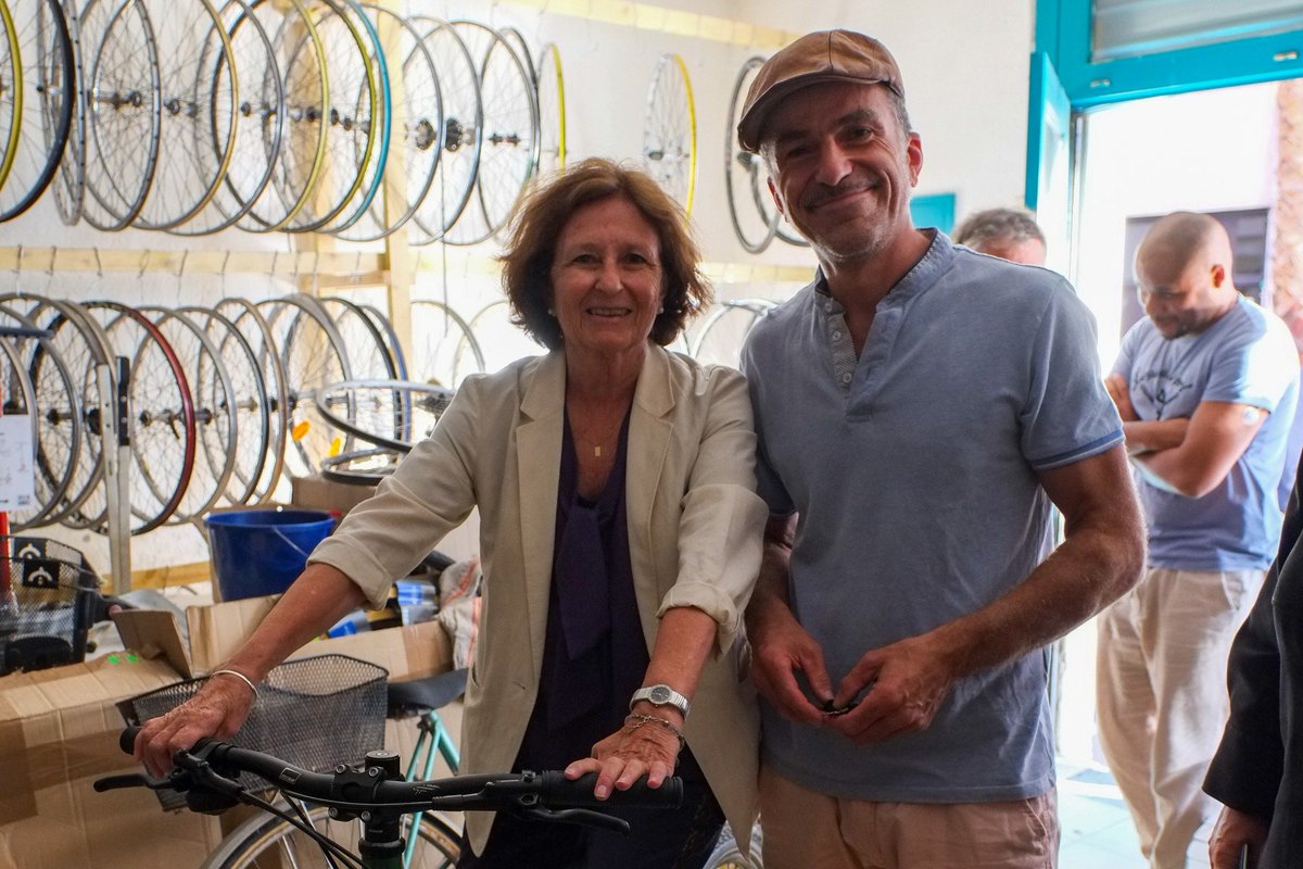 JoseeMassi's tweet photo. ✅ Mardi 19 septembre : pour entamer cette Semaine de la Mobilité, je me suis rendu dans le centre ancien à l’invitation de @PharmaCycles, lieu associatif d’auto-réparation de vélos et rendez-vous convivial des amoureux de la petite reine. https://t.co/ik15WQtVcY