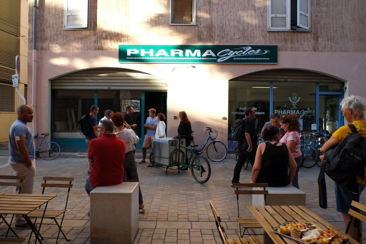 JoseeMassi's tweet photo. ✅ Mardi 19 septembre : pour entamer cette Semaine de la Mobilité, je me suis rendu dans le centre ancien à l’invitation de @PharmaCycles, lieu associatif d’auto-réparation de vélos et rendez-vous convivial des amoureux de la petite reine. https://t.co/ik15WQtVcY
