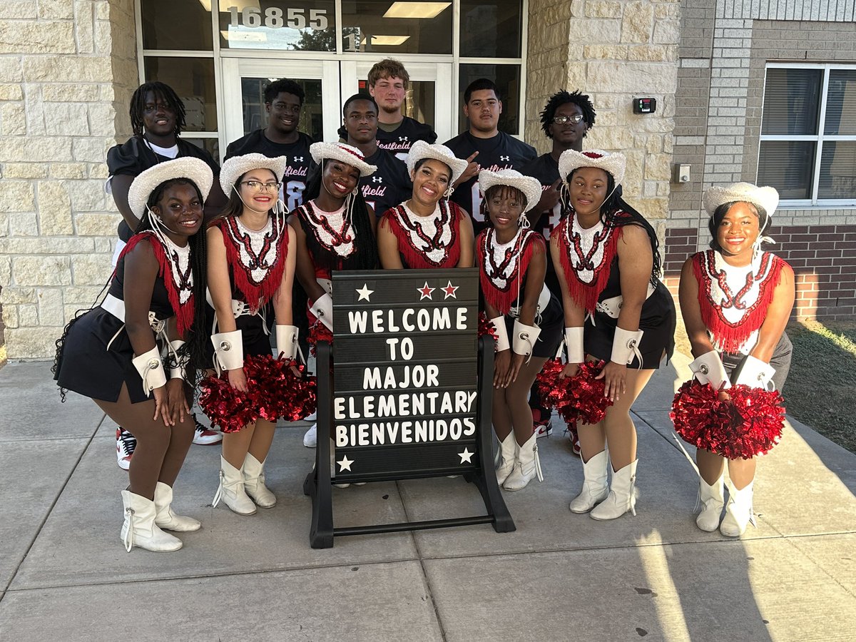 Hey @MajorElementary it’s Game Day!!! Great morning greeting y’all as the school day begins! Spreading #MustangPride throughout our community!! Looking forward to seeing y’all at the game! Planet Ford Stadium 7pm!!