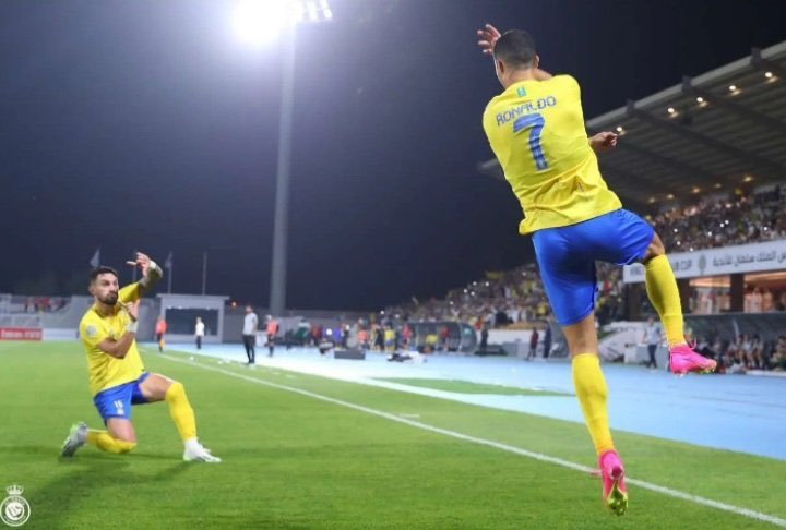 HgZhs5dpsj's tweet photo. كل التوفيق للحب  #النصر_الاهلي https://t.co/FgmAecWqrF