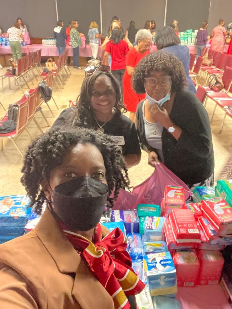 BCACDST's tweet image. The Broward County Alumnae Chapter partnered with other local charities to pack 200 bags filled with feminine hygiene products. #BCACDST #DST1913 #BCACCares #DignityProject #Service