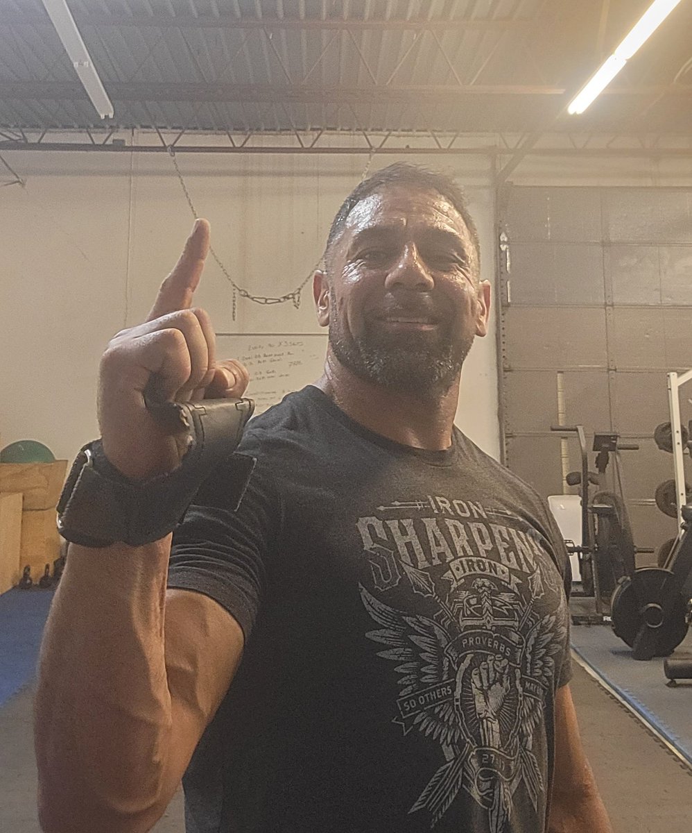 TheFitMoG's tweet photo. Its Finish Strong Friday!

Most people cruise through Friday.

Dont be like most people!
#FitMoG https://t.co/MTRHFKn2Ar