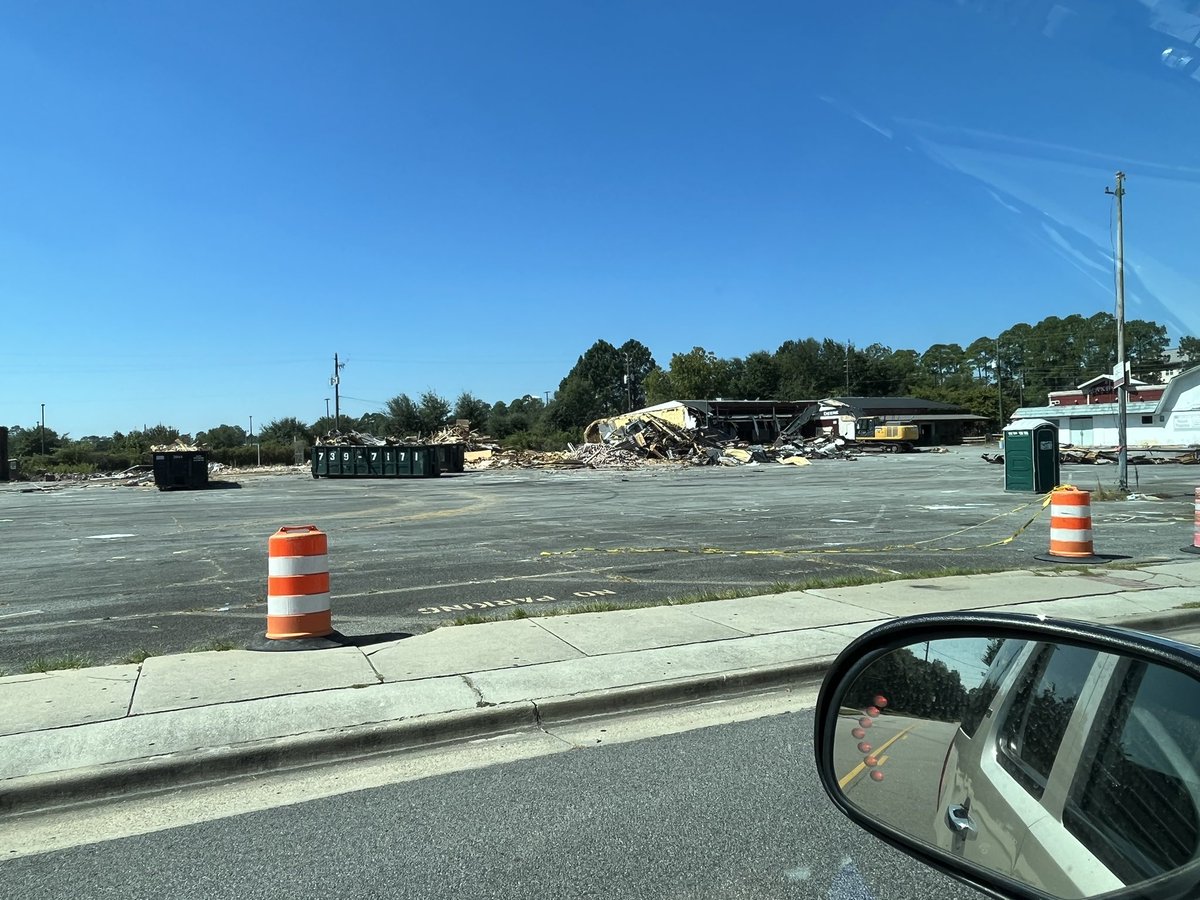 TheWaughReport's tweet photo. I drove by and couldn’t believe my eyes. The Plaza is officially being torn down for new apartments. Lot of memories from my time as a student from 2012-2016. Truly the end of an era at Southern. https://t.co/IdqRJnEdTl