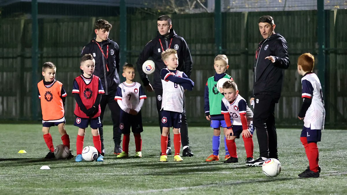 LittleLionsFC's tweet photo. Your child deserves the BEST possible start 🦁 ⚽
#Fun & Development #OnAJourney #10YearsOfSuccess https://t.co/1Q8gq9x9Vb