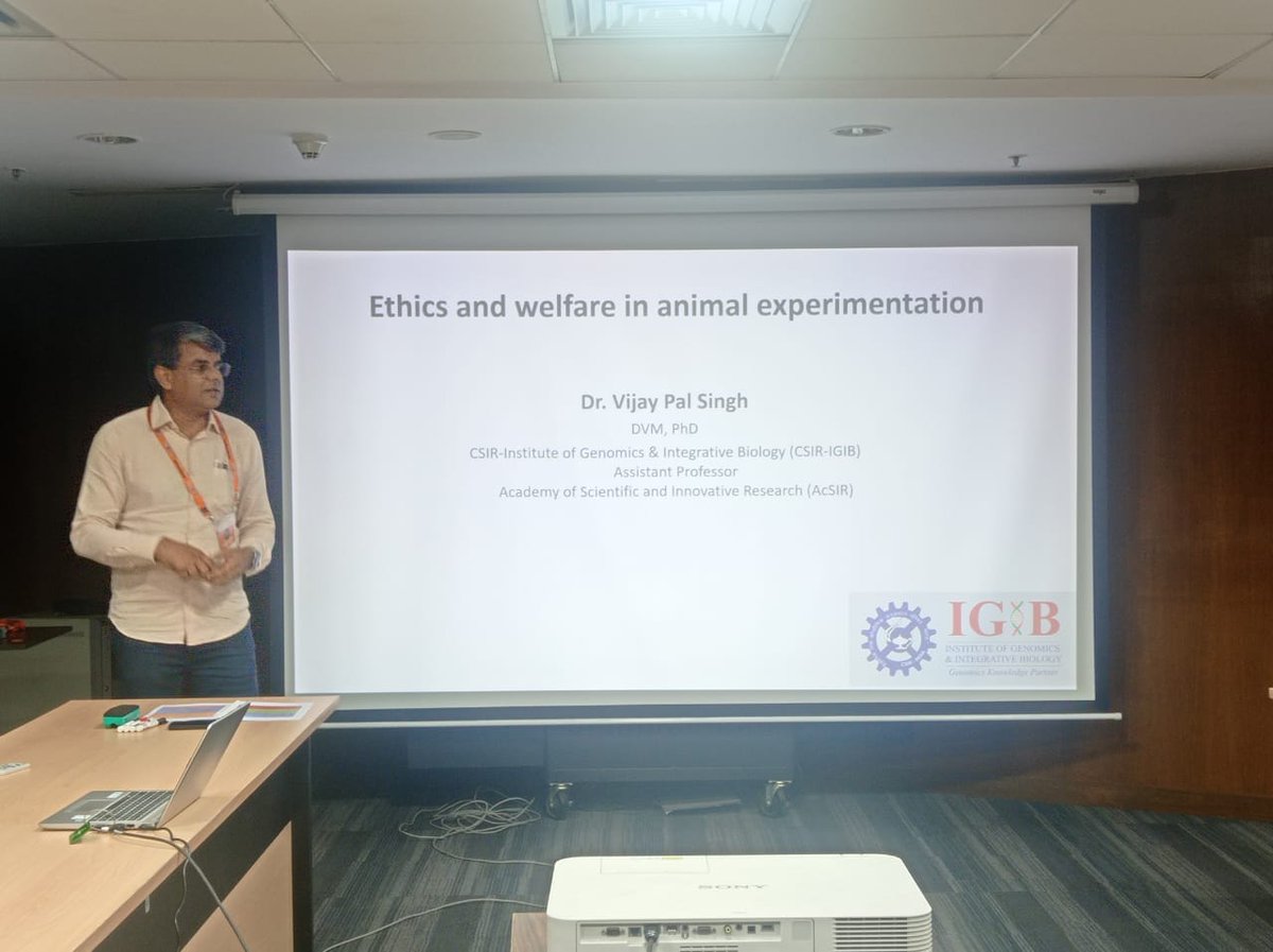 The Hands-on Workshop on Zebrafish Techniques starts off with a discussion on ethics in animal experimentation by @drvpsinghvet @IGIBSocial
