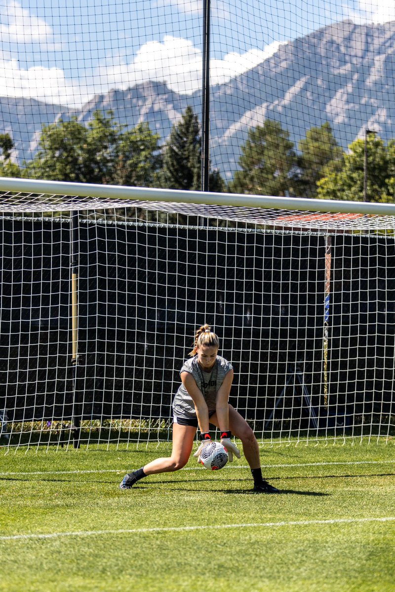 jamieecamp1's tweet photo. I deal with the stress and anxiety of school and being an athlete by surrounding myself with good people who I can talk to. https://t.co/qbACwxEIuI