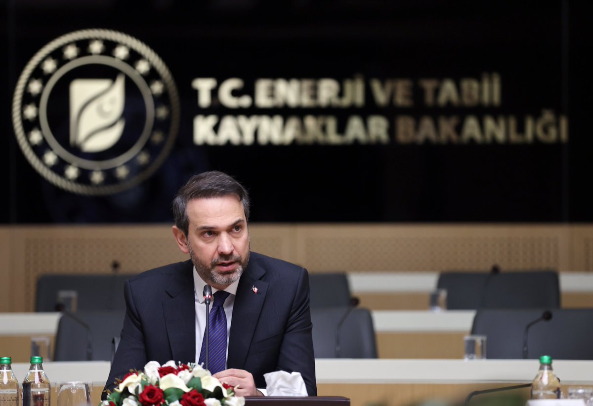 aBayraktar1's tweet photo. Madencilik sektörümüzün kıymetli temsilcileriyle Bakanlığımızda bir araya geldik. 

Önümüzdeki dönemde cari açıkla mücadele konusunda yer altı kaynaklarımızı katma değerli şekilde ekonomiye kazandırmak en temel önceliklerimizden biri olacaktır. https://t.co/BrjaZO7Y8b