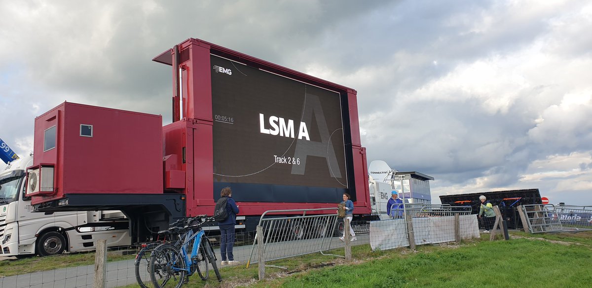 Dear <a href="/UEC_cycling/">UEC Cycling</a> 

Can you switch the TV on please? 

Or has someone lost the remote?

Check behind the sofa. 

This is a brilliant U23 women's race and no one's getting to see it!