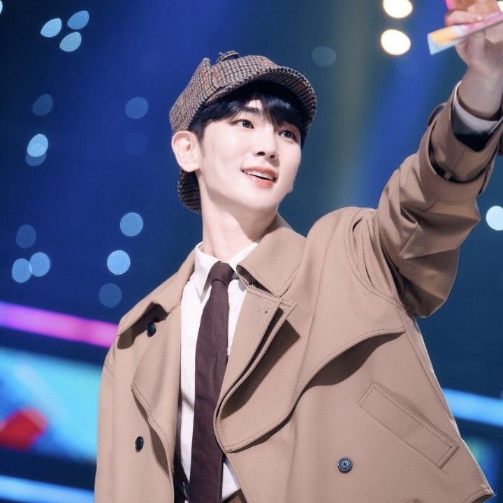 Meusinnie's tweet photo. Happy Birthday My Love ❤️‍🩹🎉

#HappykeyDay #HAPPYKEYDAY #HappyBirthdayKey #key #키 #기범 #shinee @SHINee https://t.co/8wQ9ji9bhO