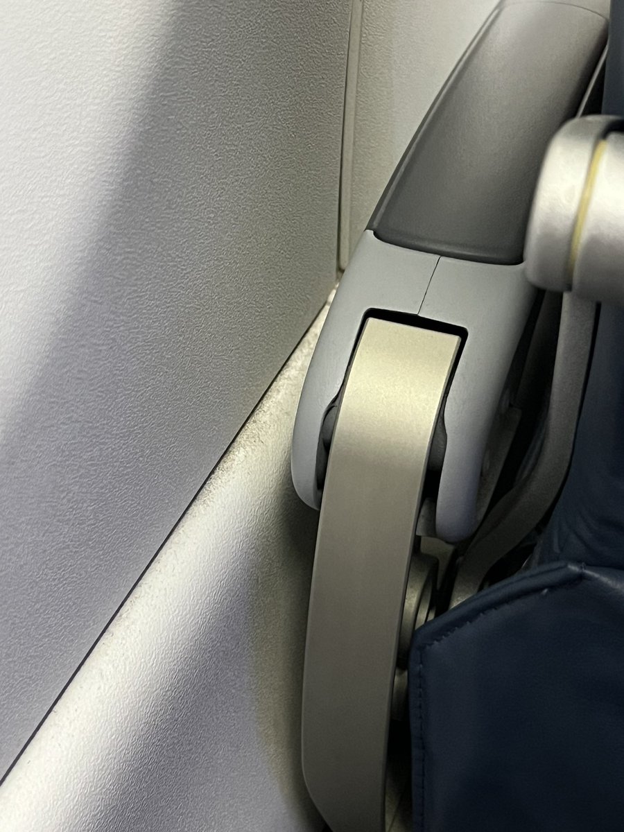 DanisOkur's tweet image. While it’s great to see @Delta making changes to their miles program, it would be even better to see an increase in the quality of their flight hygiene as well. Cleanliness is key, especially during these times. #Delta #FlightExperience