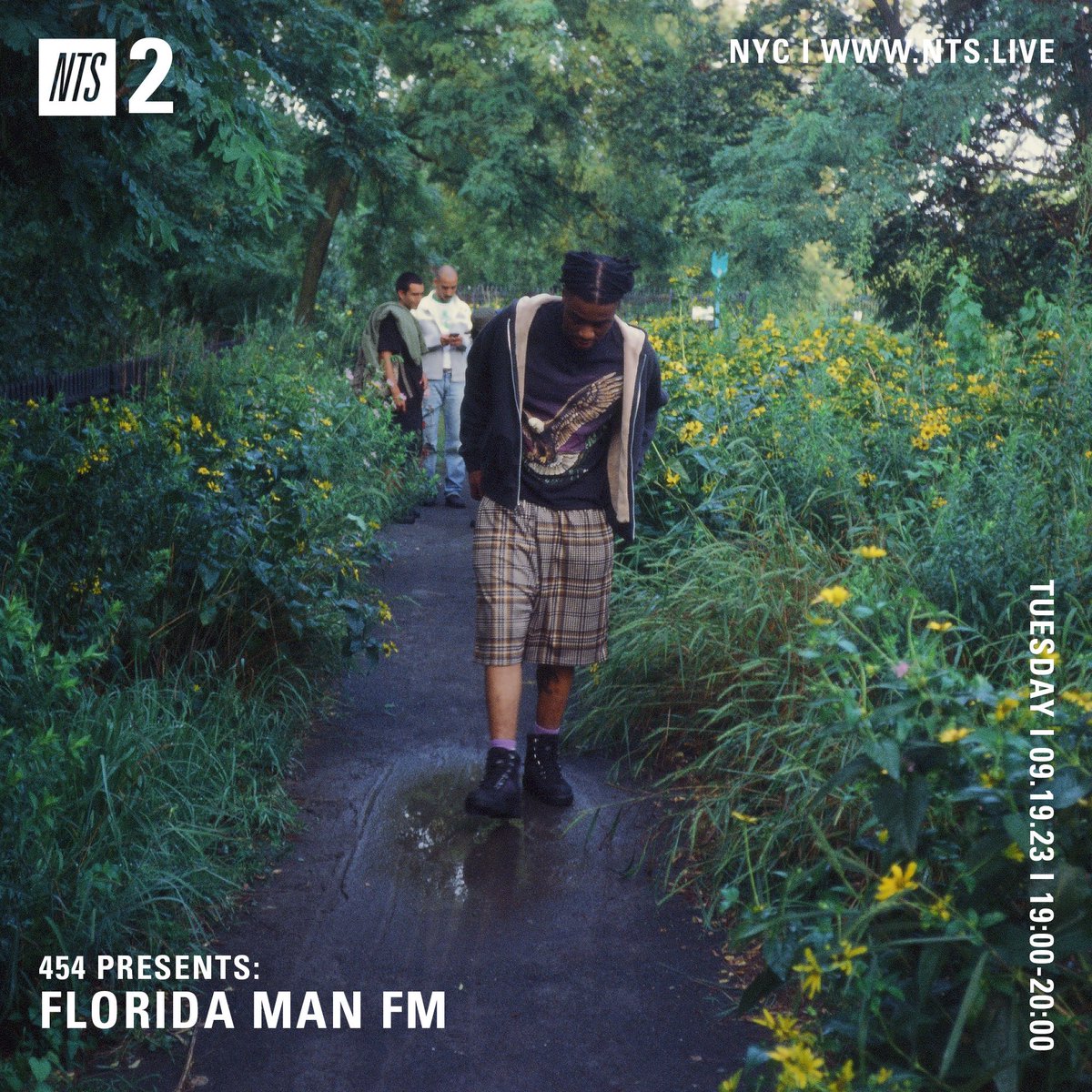 SQVXLLS's tweet photo. new nts ! all 19 episodes archived up at https://t.co/K4tB8eVyjI
let this play + continue through the other 18 if you got time too ♥️ unreleased, tracks from friends, things i was blessed to be apart of and more on each, all very special 2 me . tysm to everyone who listens https://t.co/QihEcCixUV